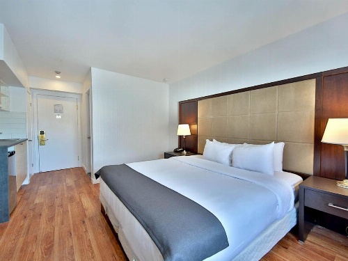 Hotel Newstar Montreal image 8