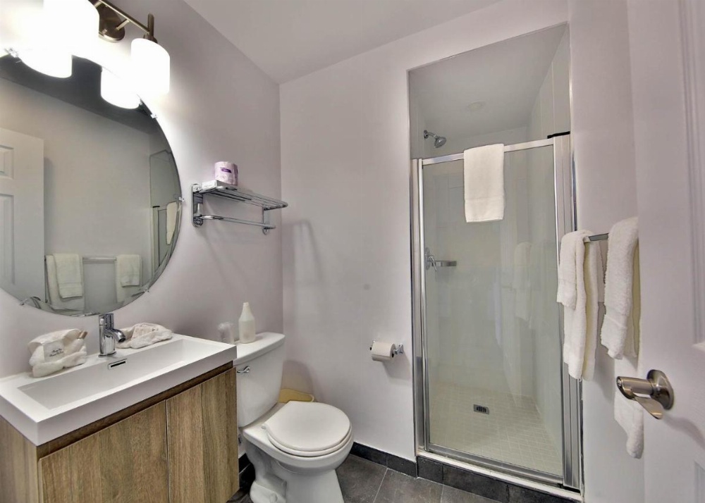 Room image 4