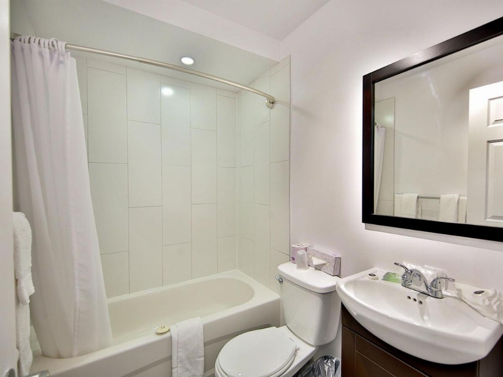 Room image 4
