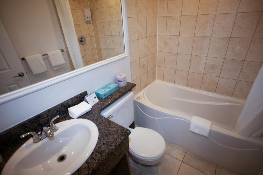 Room image 4